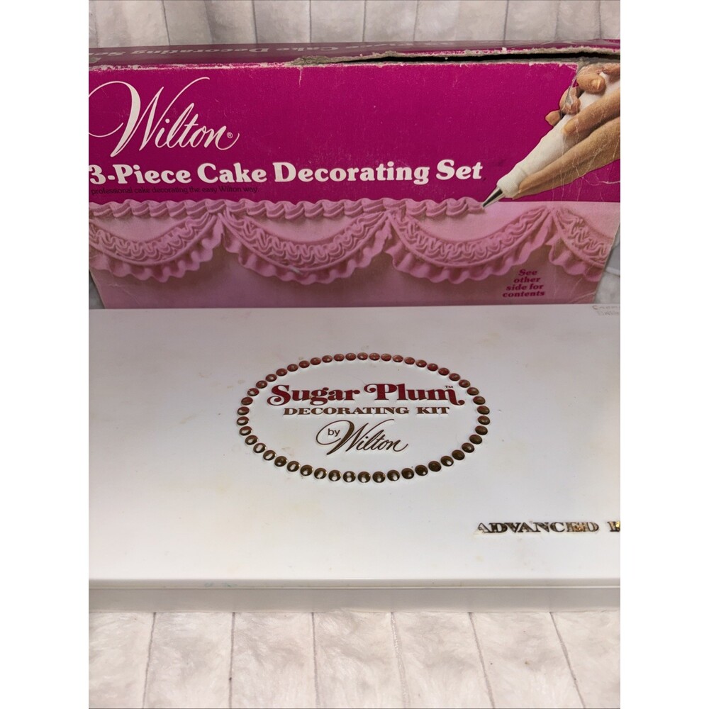 Vintage 1974 Wilton Sugar Plum Cake Decorating Kit Set with Box & Many Extras" - Picture 5 of 9